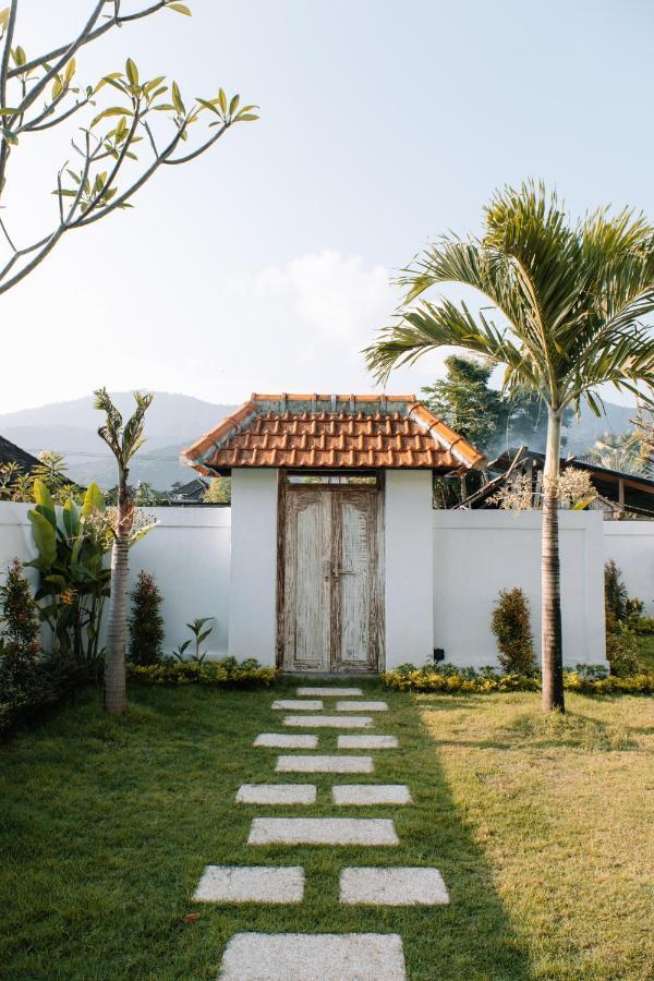 Villa Uhaina Amed Exteriör bild